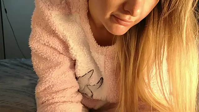 kimmie meow online show from January 2025 10:01:01 PM