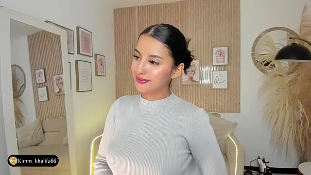 Snapshot of Kimm_khalifa chatting on January 2025 07:37:01 PM Kimm khalifa online show from January 2025 07:37:01 PM