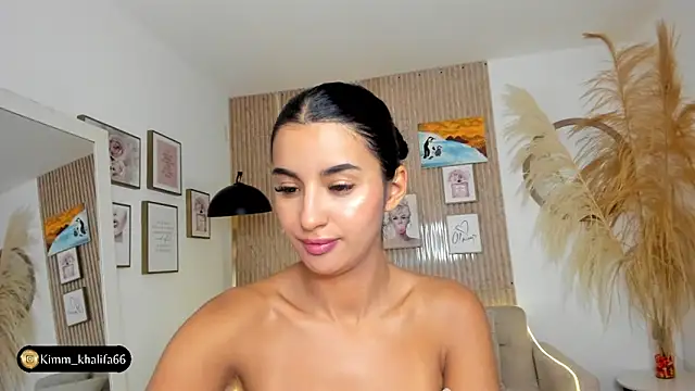 Snapshot of Kimm_khalifa chatting on January 2025 02:04:02 AM Kimm khalifa online show from January 2025 02:04:02 AM