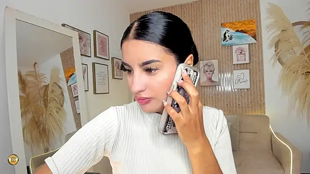 Snapshot of Kimm_khalifa chatting on January 2025 05:30:01 PM Kimm khalifa online show from January 2025 05:30:01 PM