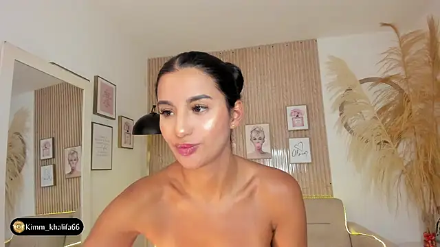 Snapshot of Kimm_khalifa chatting on February 2025 08:08:02 PM Kimm khalifa online show from February 2025 08:08:02 PM