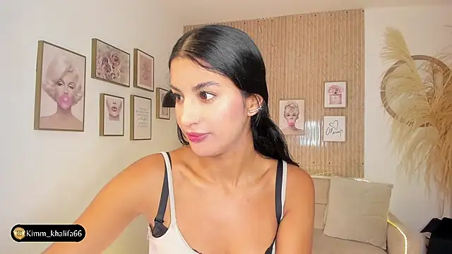 Snapshot of Kimm_khalifa chatting on February 2025 09:06:01 PM Kimm khalifa online show from February 2025 09:06:01 PM