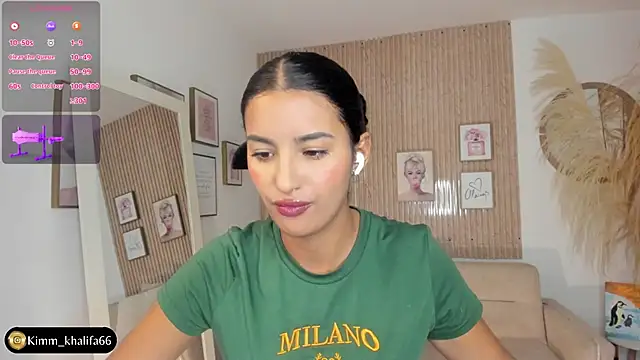 Snapshot of Kimm_khalifa chatting on March 2025 11:00:02 PM Kimm khalifa online show from March 2025 11:00:02 PM