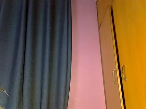 Queen petite  online show from November 2025 08:41:01 PM