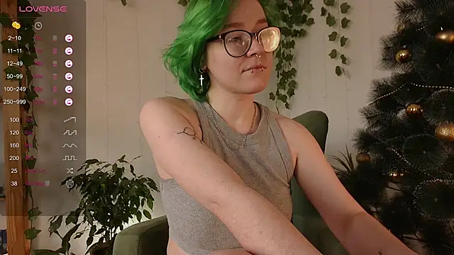 alisahug online show from December 2024 08:00:02 AM