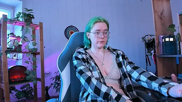 alisahug online show from March 2025 04:10:01 AM