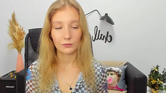 LolaWilsons online show from January 2025 02:19:01 PM