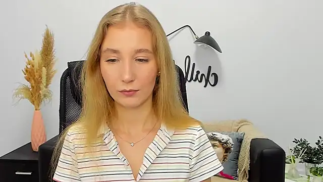 LolaWilsons online show from January 2025 02:25:02 PM