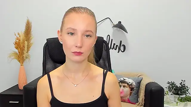 LolaWilsons online show from January 2025 10:19:01 AM