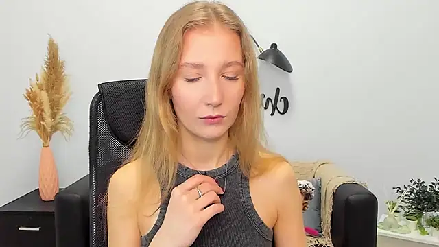 LolaWilsons online show from January 2025 06:22:02 AM