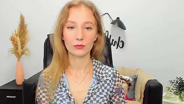 LolaWilsons online show from February 2025 06:24:01 AM