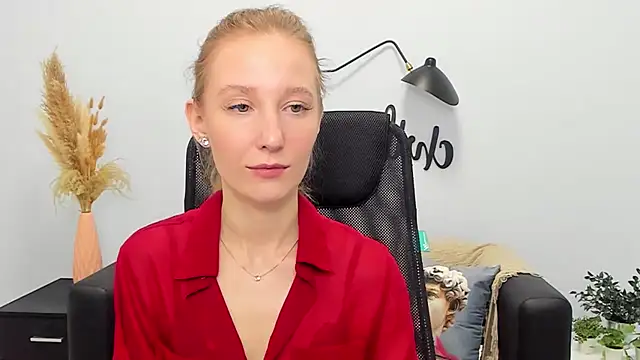 LolaWilsons online show from March 2025 09:15:02 AM