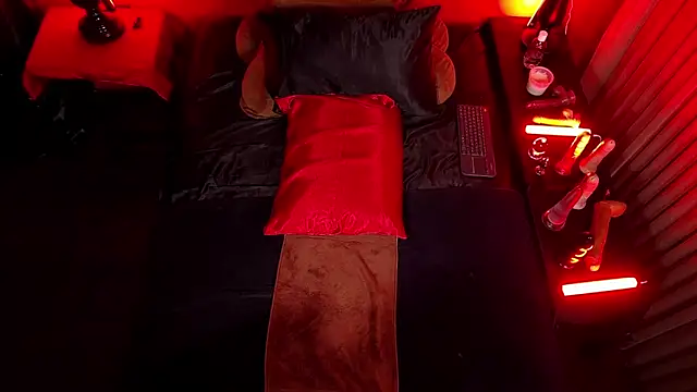 JenniferCD online show from February 2025 09:57:01 PM