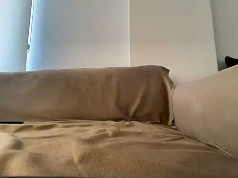 Snapshot of khaaleesiii chatting on October 2025 08:27:02 AM khaaleesiii online show from October 2025 08:27:02 AM