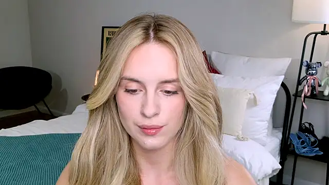 RozzitaBedberry online show from September 2025 01:27:01 PM