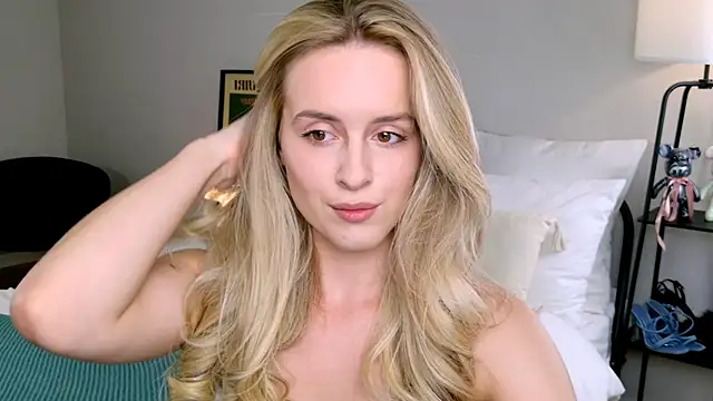 RozzitaBedberry online show from September 2025 01:05:02 PM