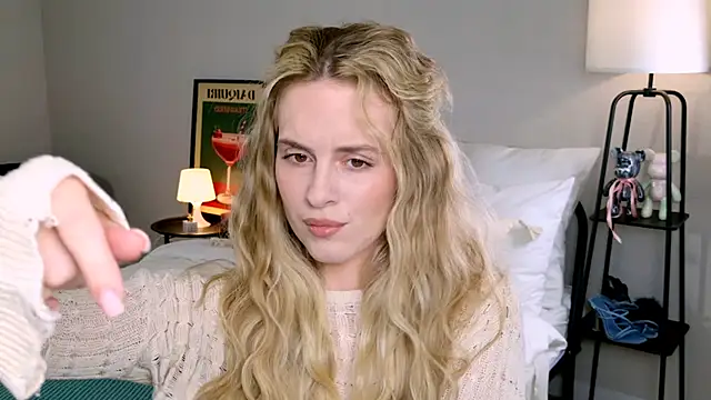 RozzitaBedberry online show from October 2025 01:09:01 PM