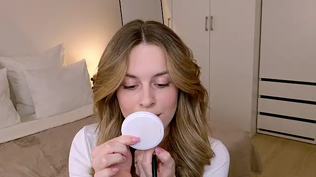 RozzitaBedberry online show from February 2026 02:58:02 PM