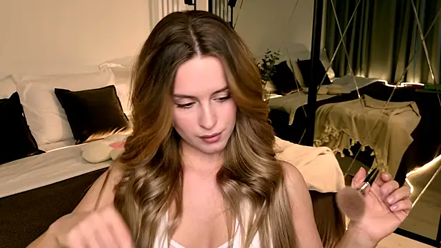 RozzitaBedberry online show from April 2026 01:42:02 PM