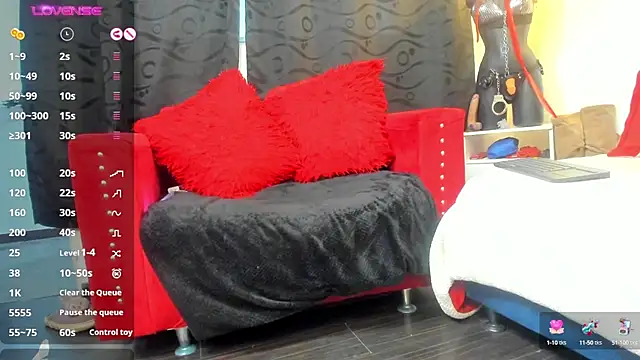 LiaTaylorr online show from December 2024 06:13:01 PM