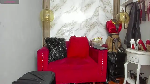 LiaTaylorr online show from September 2025 12:16:01 PM