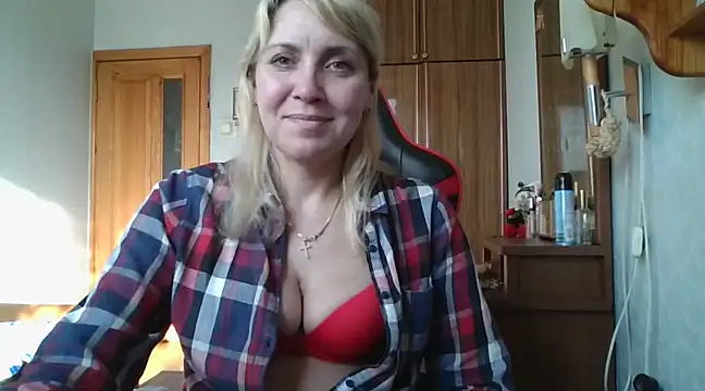 IrinaB1 online show from February 2025 01:10:01 PM