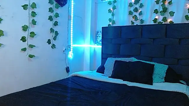 the lesbian game online show from March 2025 06:11:02 AM