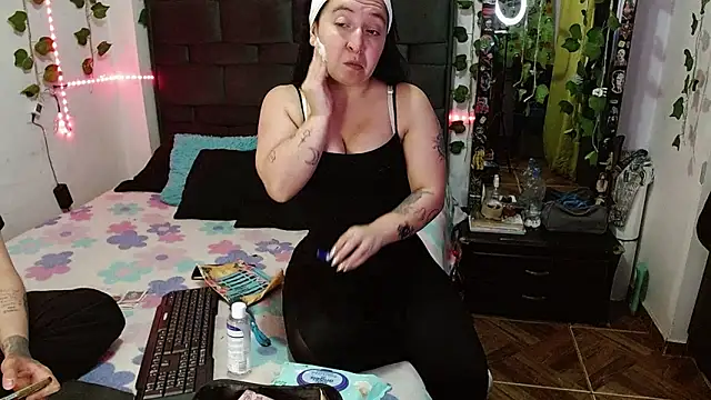 the lesbian game online show from September 2025 01:39:01 AM