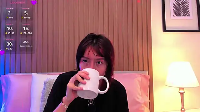 lizzy davis 1 online show from January 2025 04:00:01 AM