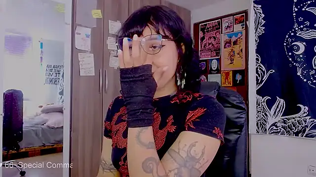 melissahowl online show from October 2025 05:01:01 PM