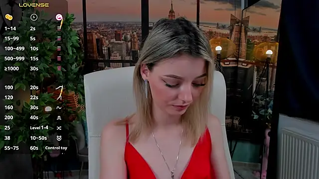 Snapshot of pretty_little_thing chatting on December 2024 02:24:01 AM pretty little thing online show from December 2024 02:24:01 AM