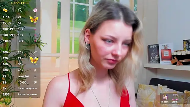 Snapshot of pretty_little_thing chatting on January 2025 07:32:02 PM pretty little thing online show from January 2025 07:32:02 PM