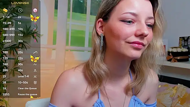 Snapshot of pretty_little_thing chatting on January 2025 06:47:01 PM pretty little thing online show from January 2025 06:47:01 PM