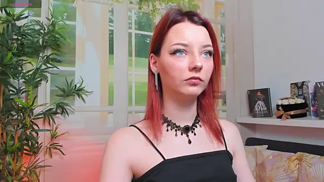 Snapshot of pretty_little_thing chatting on February 2025 01:48:01 PM pretty little thing online show from February 2025 01:48:01 PM