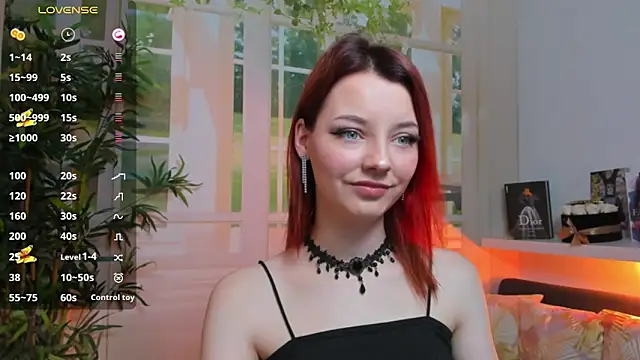 Snapshot of pretty_little_thing chatting on February 2025 04:55:01 PM pretty little thing online show from February 2025 04:55:01 PM