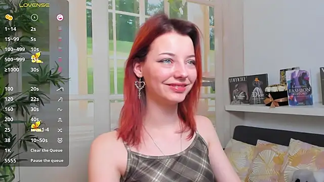 Snapshot of pretty_little_thing chatting on February 2025 11:17:02 AM pretty little thing online show from February 2025 11:17:02 AM