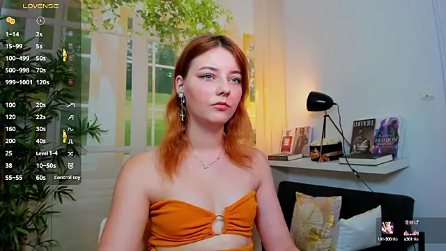 Snapshot of pretty_little_thing chatting on September 2025 12:05:01 PM pretty little thing online show from September 2025 12:05:01 PM