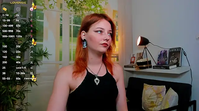 Snapshot of pretty_little_thing chatting on September 2025 02:10:01 PM pretty little thing online show from September 2025 02:10:01 PM