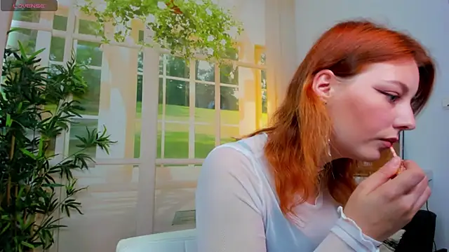 Snapshot of pretty_little_thing chatting on October 2025 01:09:01 PM pretty little thing online show from October 2025 01:09:01 PM