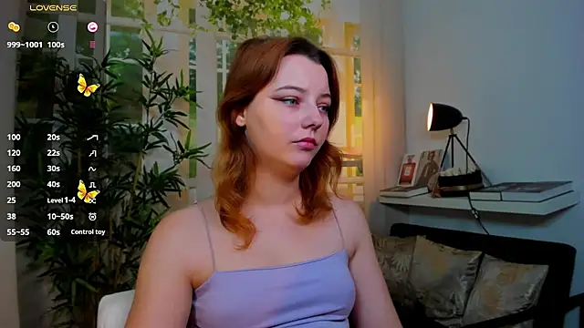 Snapshot of pretty_little_thing chatting on November 2025 03:47:01 PM pretty little thing online show from November 2025 03:47:01 PM