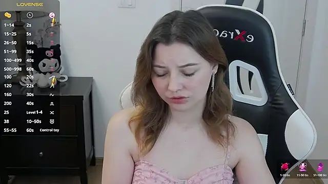 pretty little thing online show from June 2026 06:09:01 PM