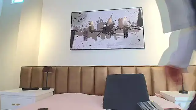 Snapshot of HannaBrave chatting on February 2026 07:26:01 PM HannaBrave online show from February 2026 07:26:01 PM