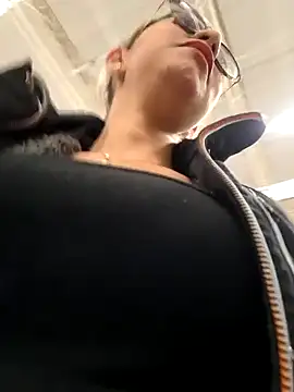 Snapshot of Cata_Office-12 chatting on December 2024 06:03:02 PM Cata Office-12 online show from December 2024 06:03:02 PM