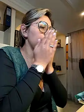 Snapshot of Cata_Office-12 chatting on December 2024 03:09:02 PM Cata Office-12 online show from December 2024 03:09:02 PM