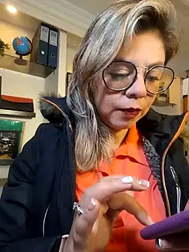 Snapshot of Cata_Office-12 chatting on December 2024 02:48:02 PM Cata Office-12 online show from December 2024 02:48:02 PM