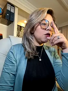 Snapshot of Cata_Office-12 chatting on December 2024 04:21:01 PM Cata Office-12 online show from December 2024 04:21:01 PM