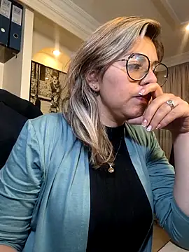 Snapshot of Cata_Office-12 chatting on December 2024 07:35:01 PM Cata Office-12 online show from December 2024 07:35:01 PM