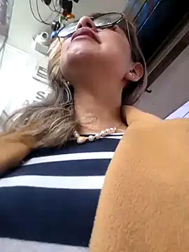 Snapshot of Cata_Office-12 chatting on January 2025 11:12:01 PM Cata Office-12 online show from January 2025 11:12:01 PM