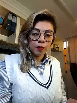 Snapshot of Cata_Office-12 chatting on January 2025 03:33:02 PM Cata Office-12 online show from January 2025 03:33:02 PM