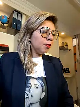 Snapshot of Cata_Office-12 chatting on January 2025 02:25:01 PM Cata Office-12 online show from January 2025 02:25:01 PM